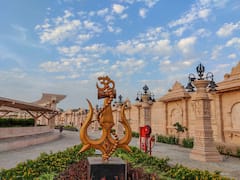 एमपी के इस मंदिर में होती है 'पैसों की बारिश', कमाई जानकर हो जाएंगे हैरान