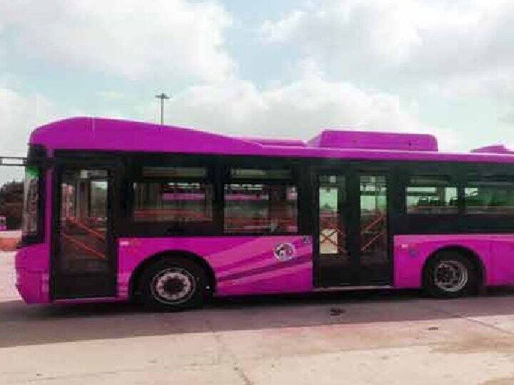 Pakistan Pink Buses Launched In Karachi First Women Only bus service Pakistan Pink Bus: தமிழ்நாட்டை காப்பி அடித்ததா பாகிஸ்தான் அரசு? - பெண்களுக்கு அசத்தல் திட்டம்!