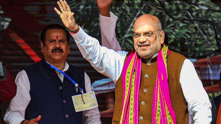 ত্রিপুরার রাজপরিবারের সদস্য প্রদ্যোতমাণিক্য দেববর্মা তৈরি করেছিলেন তিপ্রা মোথা। ২০২১ সালে Tripura Tribal Areas Autonomous District Council-এর ভোটে দুরন্ত ফল করেছিল তিপ্রা মোথা। তার উপর ভিত্তি করেই এই বিধানসভা ভোটে একা লড়ার সিদ্ধান্ত নিয়েছে তিপ্রা মোথা। যদিও ভোট পরবর্তী জোটের কথা উড়িয়ে দেয়নি তিপ্রা মোথা। যারা গ্রেটার তিপ্রাল্যান্ড রাজ্যের দাবি মেনে নেবে, তাদের সঙ্গেই ভোট পরবর্তী জোটের রাস্তা খোলা রেখেছে তারা।