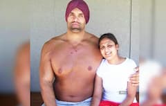 In Pics: खूबसूरती में बॉलीवुड हसीनाओं को भी मात देती हैं  ‘द ग्रेट खली’ की वाइफ, सोशल मीडिया पर वायरल हुई तस्वीरें