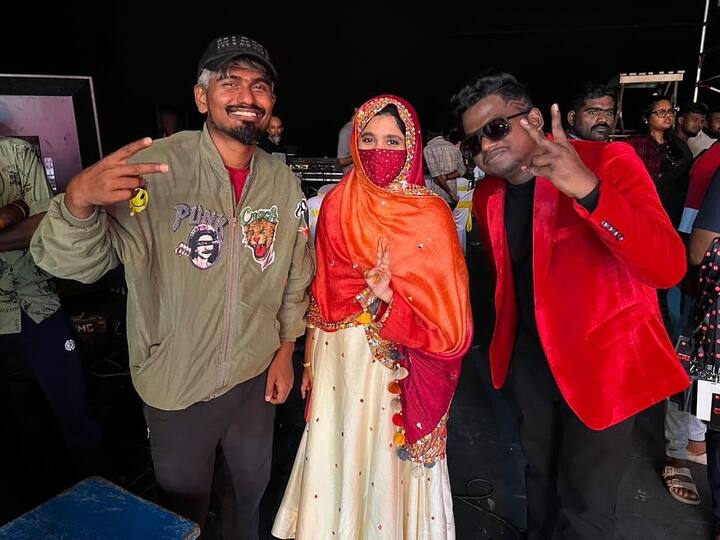 இப்போது, இவரும் அறிவும் இணைந்து புது பாடலை பாடியுள்ளார்.