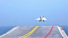 ऐतिहासिक क्षणः आयएनएस विक्रांतवर लढाऊ विमानाची लँडिंग