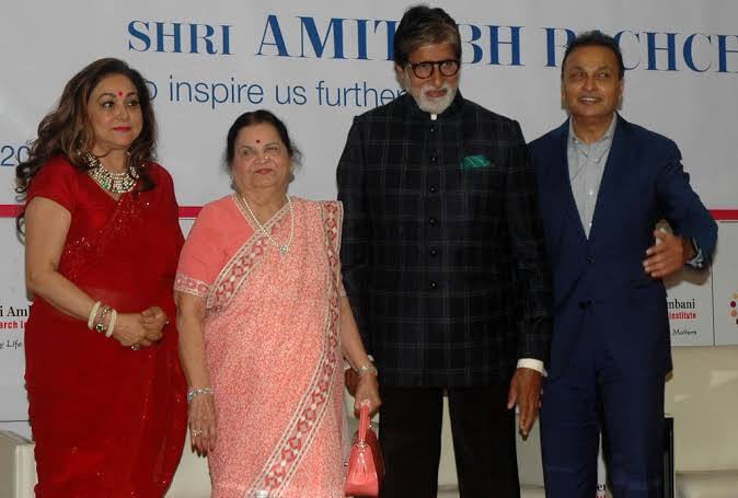 बता दें कि शादी के दिन पर भी कोकिलाबेन ने मोतियों और पत्थरों की कढ़ाई वाली एक खूबसूरत सी गुलाबी कलर की साड़ी पहनी थी. (Photo- Instagram)