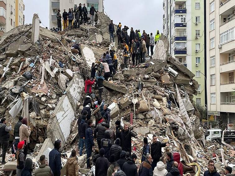 Turkey Syria earthquake Explainer Why was it so bad Explainer Turkey Earthquake : துருக்கி - சிரியா நிலநடுக்கம் இவ்வளவு மோசமான விளைவுகளை ஏற்படுத்த காரணம் என்ன?
