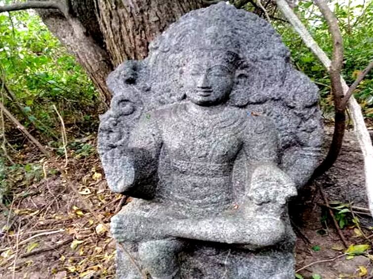 Villupuram: Discovery of Chola Dakshinamurthy sculpture near Villupuram TNN விழுப்புரம் அருகே சோழர் கால தட்சிணாமூர்த்தி சிற்பம் கண்டெடுப்பு