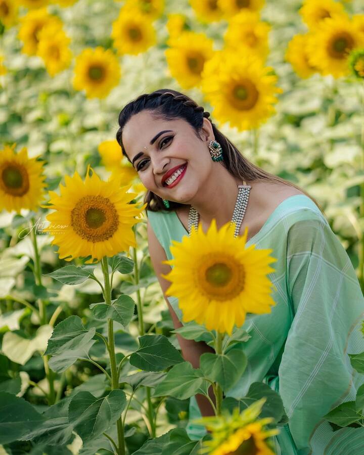 అనసూయ అందమైన ఫోటోలు. Image Credit: Anasuya Bhradwaj/ Instagram