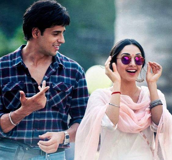 वरमाला और फेरे होटल के कोर्टयार्ड में हुआ, जिसके लिए एक स्पेशल 'बावड़ी' तैयार की गई.