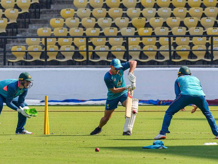 तो म्हणाला की, कॅमेरून ग्रीन पहिल्या कसोटी सामन्यात खेळण्याची शक्यता नाही. ग्रीन अद्याप त्याच्या बोटाच्या दुखापतीतून पूर्णपणे बरा झालेला नाही. दक्षिण आफ्रिकेविरुद्धच्या बॉक्सिंग-डे कसोटी सामन्यादरम्यान त्याला ही दुखापत झाली होती, त्यानंतर ग्रीनला त्याच्या बोटावर शस्त्रक्रिया करावी लागली.