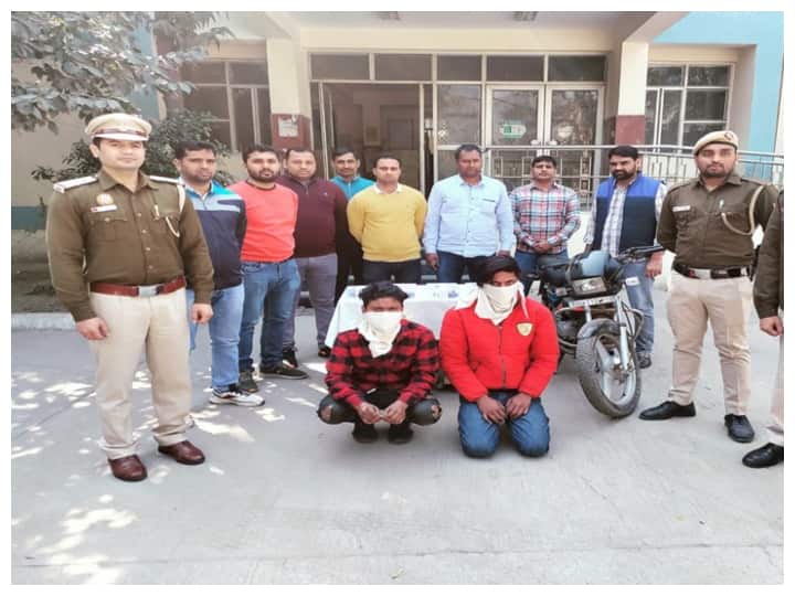 Delhi Police arrested sharp shooters of infamous Pandat Gang with Arms roaming area over revenge murder of team member influence with KGF Rocky bhai Delhi Crime: बदला लेने के लिए घूम रहे थे 'पंडत गैंग' के शार्प शूटर, KGF के रॉकी भाई को करते थे कॉपी- दिल्ली पुलिस ने किया गिरफ्तार