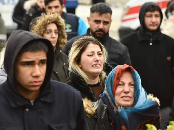 Turkey Earthquake: तुर्किए में विनाशकारी भूकंप का खौफनाक मंजर, बर्फबारी-भीषण सर्दी ने बढ़ाई और मुसीबत