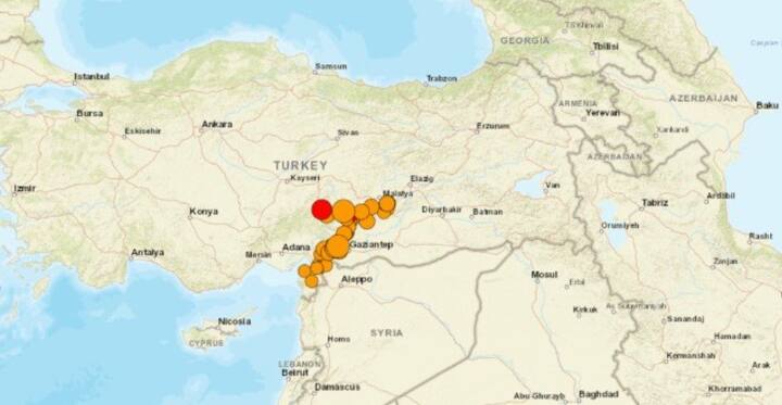 துருக்கி- சிரியா எல்லையில் காசியான்டெப் மாகாணத்தில் அமைந்துள்ள நூர்டகிக்கு கிழக்கே 23 கிலோமீட்டர் தொலைவில், 24.1 கிலோமீட்டர் ஆழத்தில் அதிகாலையில் பயங்கர நிலநடுக்கம் ஏற்பட்டது.