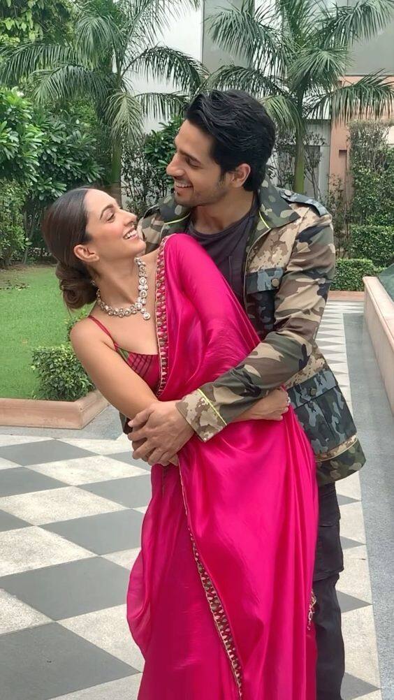 बता दें कि कपल लंबे समय से एक दूसरे को डेट कर रहे थे और अक्सर एक दूसरे के साथ स्पॉट किए जाते थे.