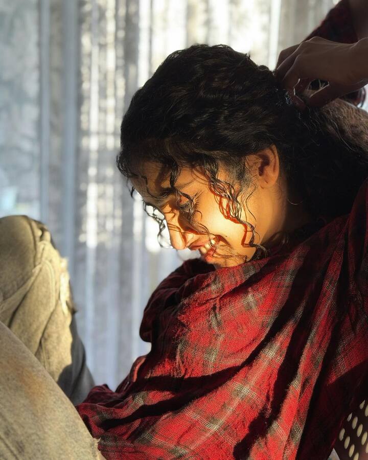 ప్రస్తుతం ‘డీజే టిల్లు‘ సీక్వెల్ లో అనుపమ నటిస్తోంది. Photo Credit: Anupama Parameswaran/Instagram
