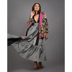 Regina Cassandra Photos: మోడ్రన్, ట్రెడిషనల్, ట్రెండీ లుక్స్ తో ఒకేసారి ఫ్యాన్స్ కి ట్రీట్