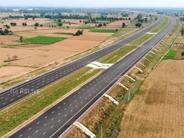 As per the ministry, the 1,450 km long motorway is a prime example of top-notch highway construction. Image Source: Twitter/@nitin_gadkari