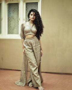 Anupama Parameswaran: ట్రెండీ డ్రెస్ లో మలయాళీ బ్యూటీ మెస్మరైజింగ్ లుక్