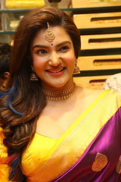 Honey Rose : జహీరాబాద్‌లో 'వీర సింహా రెడ్డి' హీరోయిన్ హానీ రోజ్ సందడి - చీర కట్టిన అమ్మాయి