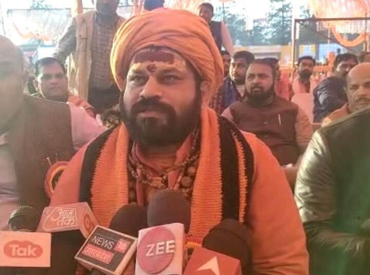 UP Politics: मोहन भागवत के बयान पर बहस तेज, महंत राजू दास बोले- 'समाज को बांटने की कोशिश न करें' Mohan Bhagwat statement on caste system, Mahant Raju Das said don't try to divide society ann UP Politics: मोहन भागवत के बयान पर बहस तेज, महंत राजू दास बोले- 'समाज को बांटने की कोशिश न करें'