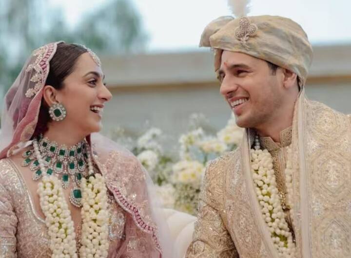 Kiara Advani Wedding Photos: બોલીવુડની સુંદર અભિનેત્રી અને મુંબઈની રહેવાસી કિઆરા અડવાણીએ આજે ​​રાજસ્થાનમાં દિલ્હીના રહેવાસી સિદ્ધાર્થ મલ્હોત્રા સાથે લગ્ન કર્યા.