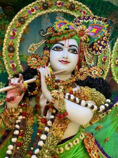 ISKCON Chennai : ஹரே ராமா', 'ஹரே கிருஷ்ணா' -ஹரே.. ஹரே.. சென்னை இஸ்கான் கிருஷ்ணனின் க்ளிக்ஸ்!