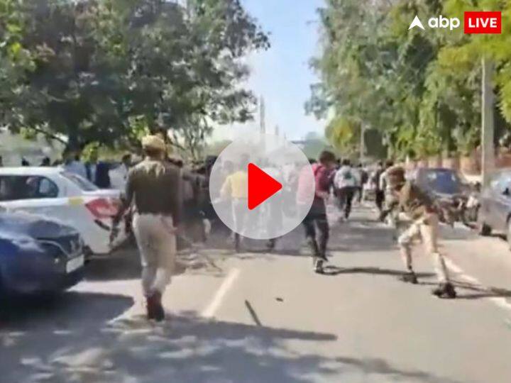 Rajasthan Lathi charge on unemployed protesting outside RPSC Upen Yadav arrested in Ajmer ann Ajmer: आरपीएससी के बाहर प्रदर्शन कर रहे बेरोजगारों पर पुलिस ने भांजी लाठियां, उपेन यादव को किया गिरफ्तार