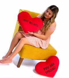 Valentine Day 2023: वैलेंटाइन पर अपनी लेडी लव को दें ये लवी डवी टेडी बियर, देखते ही उनके चेहरे पर आ जाएगी बड़ी सी स्माइल