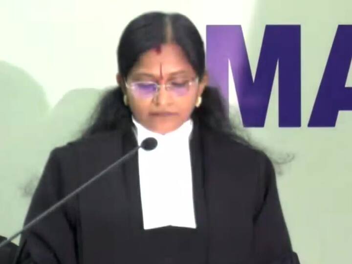 Madras High court advocates under the aegis of All India Lawyers Union and CPI (M) members staged a protest against the swearing-in of advocate Lekshmana Chandra Victoria Gowri.