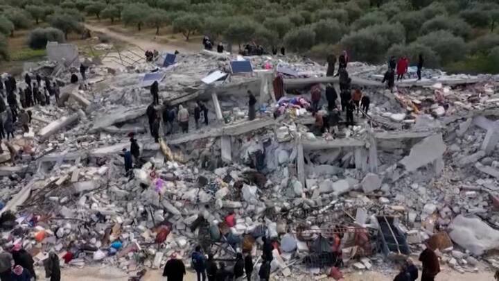 ধ্বংসস্তূপের  মধ্যে থেকে কাউকে ২১ ঘণ্টা, কাউকে ১৪-১৫ ঘণ্টা পর উদ্ধার করা সম্ভব হয়েছে।