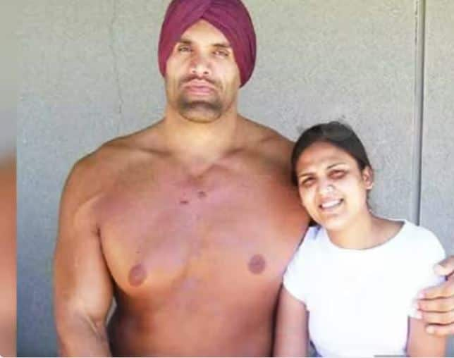 The Great Khali's: 'ਦਿ ਗ੍ਰੇਟ ਖਲੀ' ਇਨ੍ਹੀਂ ਦਿਨੀਂ ਆਪਣੀ ਪਤਨੀ ਨੂੰ ਲੈ ਕੇ ਚਰਚਾ 'ਚ ਹੈ। ਅੱਜ ਅਸੀਂ ਤੁਹਾਨੂੰ ਉਨ੍ਹਾਂ ਦੀ ਪਤਨੀ ਦੀਆਂ ਕੁਝ ਖੂਬਸੂਰਤ ਤਸਵੀਰਾਂ ਦਿਖਾਉਣ ਜਾ ਰਹੇ ਹਾਂ ਜੋ ਸੋਸ਼ਲ ਮੀਡੀਆ 'ਤੇ ਕਾਫੀ ਵਾਇਰਲ ਹੋ ਰਹੀਆਂ ਹਨ।