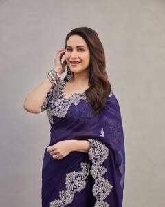 Madhuri Dixit : माधुरी दीक्षितचा पारंपरिक लूक; स्टाईल स्टेटमेंट फॉलो करण्यासाठी 'हा' लूक आहे बेस्ट