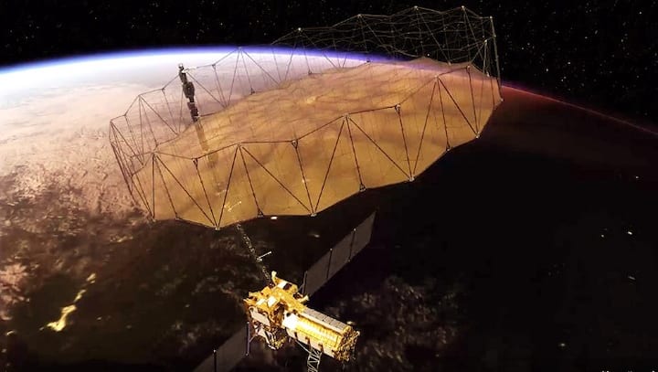 निसार सॅटेलाईट (NISAR Satellite) इस्त्रो आणि नासा यांच्याकडून तयार करण्यात येत आहे. 2024 मध्ये याचे प्रक्षेपण करण्यात येण्याची शक्यता आहे.