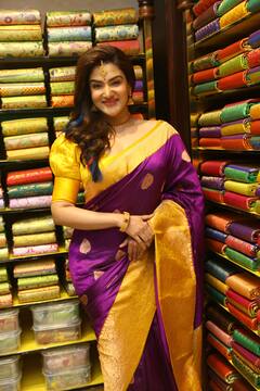 Honey Rose : జహీరాబాద్‌లో 'వీర సింహా రెడ్డి' హీరోయిన్ హానీ రోజ్ సందడి - చీర కట్టిన అమ్మాయి