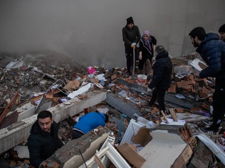 Turkiye Earthquake turkish President Recep Tayyip Erdogan announces 3 month emergency in southeastern provinces Turkiye Earthquake: राष्ट्रपति रेसेप एर्दोगन ने 3 महीने के लिए स्टेट इमरजेंसी का किया एलान, बताया सामान्य स्थिति बहाली के लिए कितना होगा खर्च