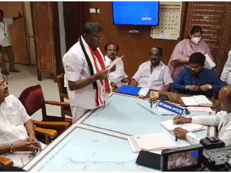 In the Erode East by-election, AIADMK candidate Tennarasu today filed his nomination papers with the Electoral Officer of Erode district. Erode East By-Election: குழப்பங்களுக்கு இடையே வேட்புமனுவை தாக்கல் செய்தார் அதிமுக வேட்பாளர் தென்னரசு..