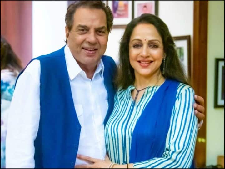 धर्मेंद्र ने धर्म के साथ नाम भी बदला और धर्मेंद्र का नया नाम हुआ दिलावर खान. वहीं हेमा ने भी नाम बदलकर आयशा बी आर चक्रवर्ती नाम रखा और साल 1980 में दोनों शादी करके एक हो गए.