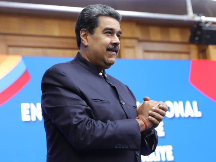 वेनेज़ुएला के राष्ट्रपति निकोलस मादुरो का वेतन किसी भी दक्षिण अमेरिकी नेता की तुलना में सबसे कम है, लेकिन अब भी लगभग $2 मिलियन (16 करोड़) की संपत्ति उनके पास है. उनके देश में मुद्रास्फीति, भोजन, दवा और बिजली की कमी है.