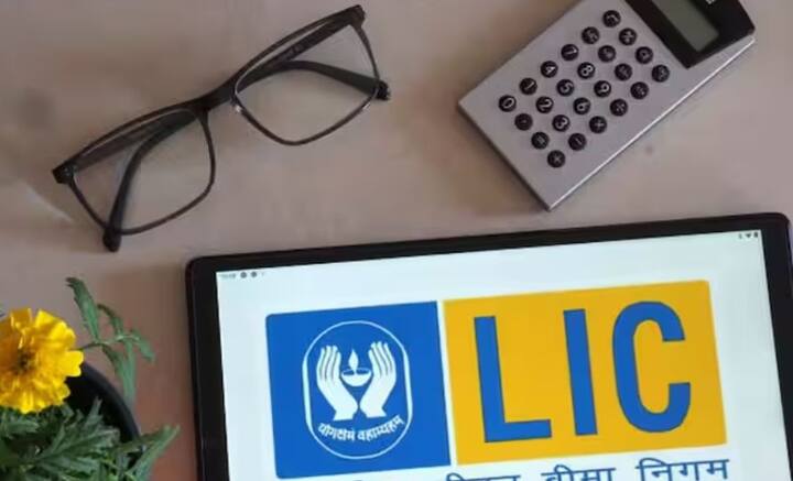 জীবন বিমার কথা উঠলেই তাই সবার আগে কানে বাজে দূরদর্শনের পর্দায় ভেসে ওঠা, বেতারে শোনা সেই সৃষ্টি, ভারতীয় জীবন বিমার (LIC) হাত ধরে আম ভারতীয়র জীবনের সঙ্গে জড়িয়ে গিয়েছে যা। অনিশ্চিত জীবনে যুগ যুগ ধরে মানুষকে নিশ্চয়তার আশ্বাস জুগিয়ে এসেছে এই মন্ত্র।