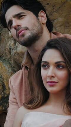 Sid Kiara Wedding : கண்கள் முழுவதும் காதலுடன் திருமண புகைப்படங்களை ஷேர் செய்த பாலிவுட் ஜோடி!