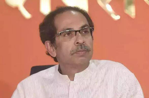 शिंदे गटाचे 16 सदस्य अपात्र होण्याची दाट शक्यता असल्याचे उद्धव ठाकरे म्हणाले. कारण, सर्व बाजू तपासल्यास शिवसेनेला कोणताही धोका नाही. आम्ही सर्व गोष्टींची पूर्तता केल्याचे ठाकरे म्हणाले.