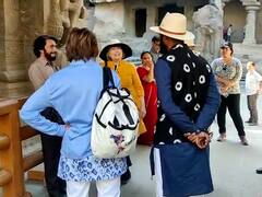 Photo: अमेरिकेच्या माजी परराष्ट्र मंत्री हिलरी क्लिंटन वेरुळ लेणीत- पाहा खास फोटो