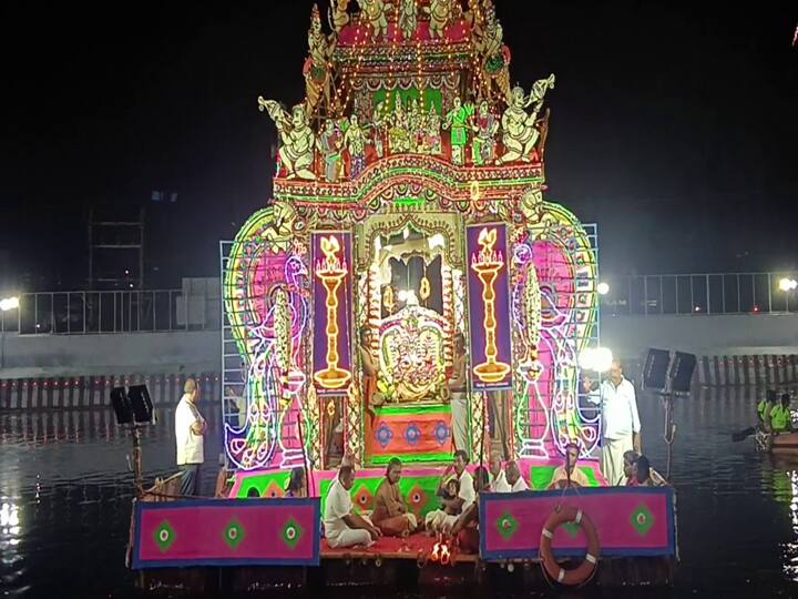 Thaipusam 2023: Palani Thaipusam festival concluded with the Theppa Utsavam last night TNN Thaipusam 2023: பழனி தைப்பூச திருவிழாவின் 10ம் நாளான நேற்று தெப்ப உற்சவத்துடன் நிறைவு