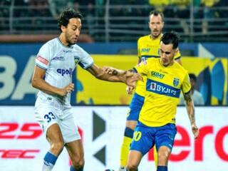 ISL Kerala Blasters snatch a comeback 2 1 win against Chennaiyin FC 2வது நிமிடத்திலேயே பர்த்டே பாய் கோலடித்தும் வெற்றியை நழுவவிட்ட சென்னையின் எப்சி! கம்பேக் கொடுத்த கேரளா பிளாஸ்டர்ஸ்…