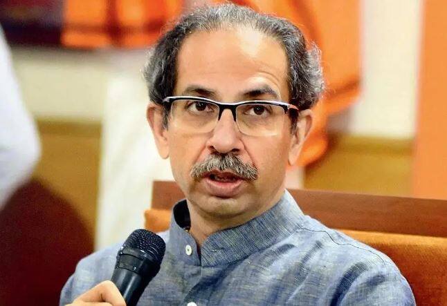 शिवसेनेत मुख्य नेता हे पद घटनाबाह्य आहे. ज्या शिंदे गटानं शिवसेनेवर दावा सांगितला आहे, त्यांनी शिवसेनेची घटना आम्हाला मान्य नाही असे सांगितले आहे.