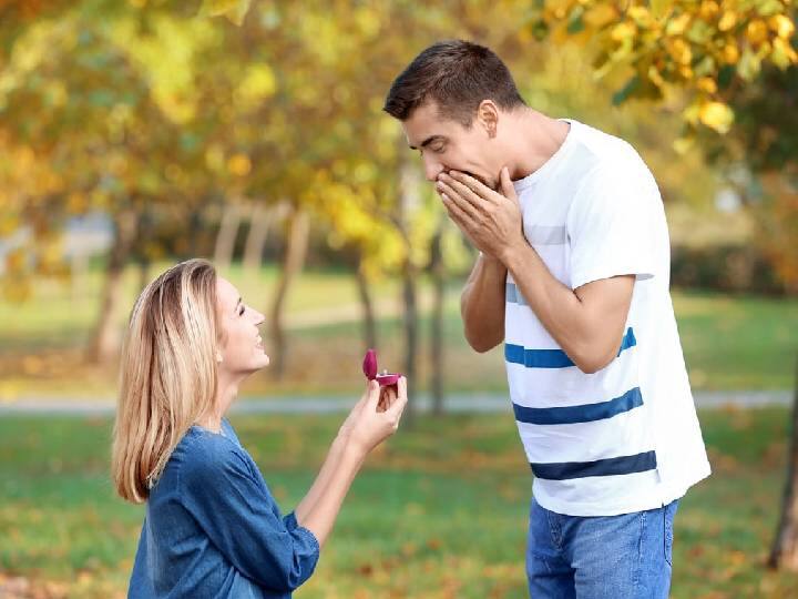 Happy Propose Day 2023 how to impress your partner to let them know you love them Propose Day 2023: சொதப்பிடாதீங்க...! எப்படியெல்லாம் காதலை சொல்லலாம்? வாங்க தெரிஞ்சிக்கலாம்..!