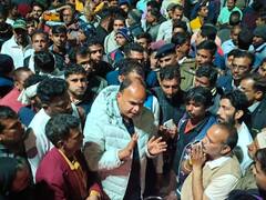 इंजीनियरिंग की तैयारी कर रहे छात्र की हत्या, पिकनिक स्पॉट के पास मिली अधजली लाश, परिजनों ने किया हंगामा