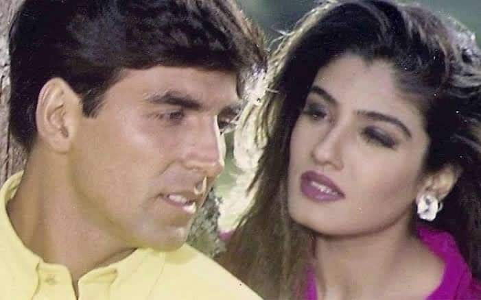 एक वक्त पर अक्षय कुमार (Akshay Kumar) और रवीना टंडन (Raveena Tandon) बॉलीवुड में काफी हिट जोड़ियों में से एक माने जाते थे. दोनों को ऑन स्क्रीन पर तो पसंद किया ही जाता था लेकिन ऑफिस स्क्रीन पर भी दोनों की जोड़ी काफी ज्यादा जचती थी. (Photo- Instagram)