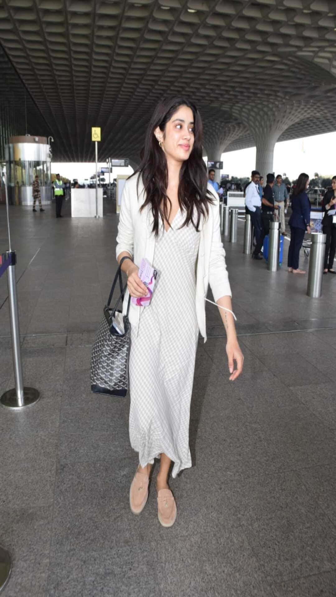 Anushka Sharma's airport style! – South India Fashion