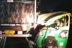 Accident: દાહોદમાં ગરબાડા ચોકડી નજીક વહેલી સવારે રીક્ષા લઈને શાકભાજી ખરીદવા નીકળેલા દંપત્તિને ટ્રકે મારી ટક્કર, બંનેના મોત, બાળકનો બચાવ