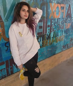 Shrutika Arjun : புதிய செட்..புதிய மக்கள்..புதிய புகைப்படங்கள்..சின்னத்திரையில் கலக்கி வரும் ஸ்ருத்திகா அர்ஜுன்!