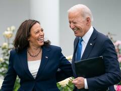 Viral Joe Biden Sticker: अरे..ये क्या जो बाइडेन और कमला हैरिस की तस्वीर तालीबान की गाड़ी पर? क्या है माजरा